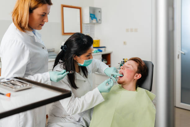 Best Dentist for Tooth Abscess  in Des Peres, MO